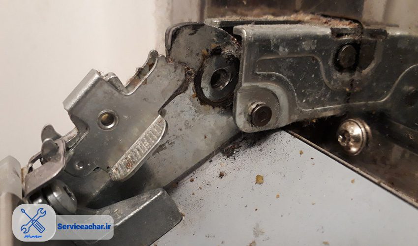 1. لولاهای خراب یا فرسوده